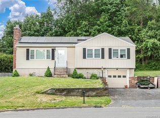 58 Edgewood Dr, Middletown, CT 06457