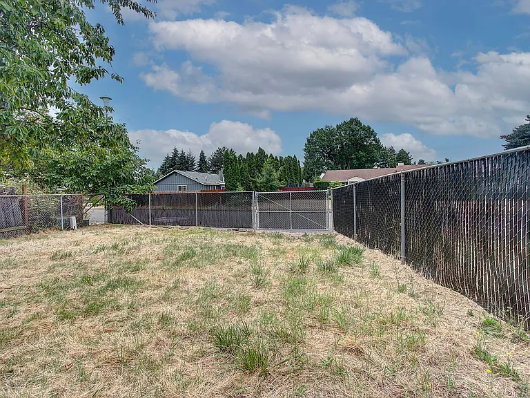14317 SE 14th St — Photo 31