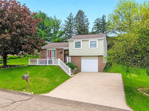 226 Briar Path, Imperial, PA 15126