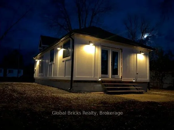 899 Maplewood Dr, Innisfil, ON L9S 1Y7