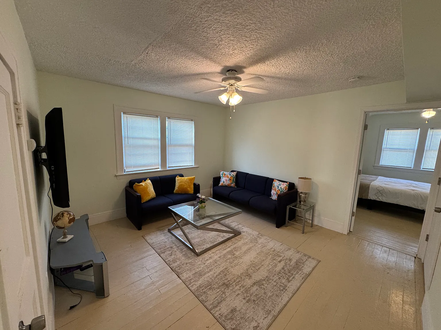 2 bed, 1000 sqft, $1,680 — Photo 1