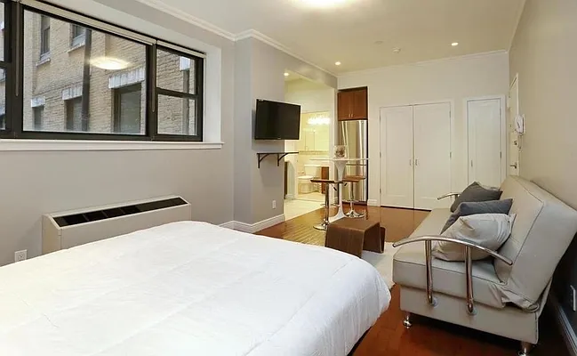 Rented by REAL New York | media 3