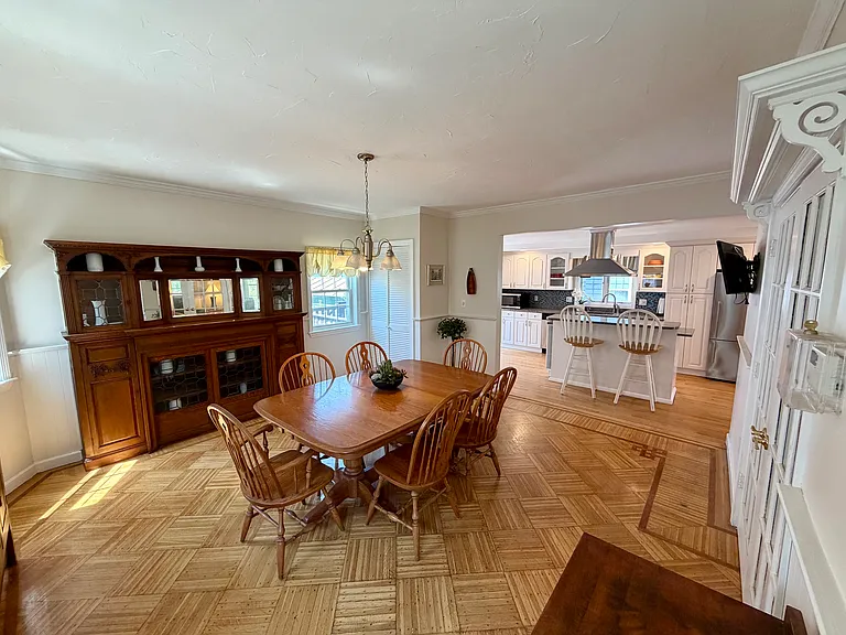 20 Raymond St — Photo 4