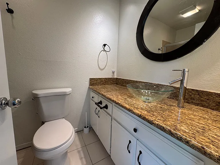 10633 Holman Ave #3 — Photo 15