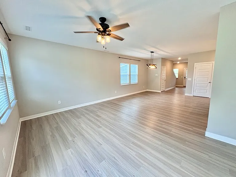 3694 Locust Dr — Photo 4