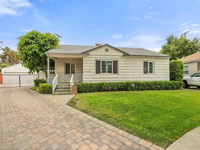 15482 Sylvan St, Van Nuys, CA, 91411