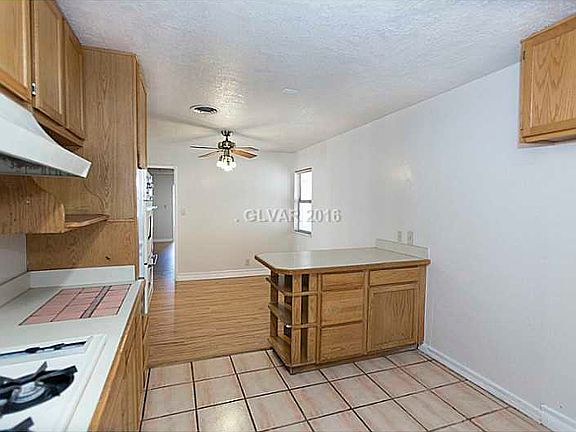 3rd image of 5204 Longridge Ave