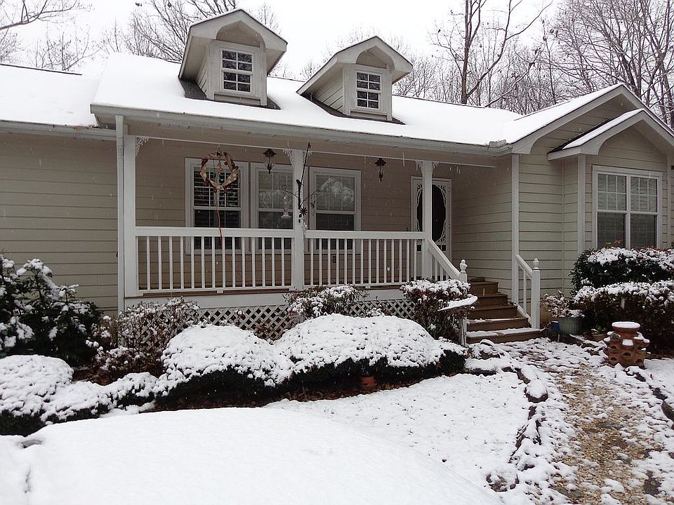 2nd image of 971 Panorama Dr