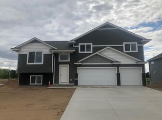 39542 Fawn Ave, North Branch, MN 55056