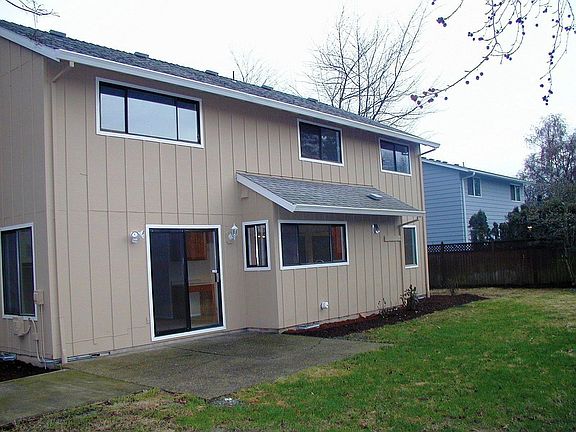 3rd image of 2561 SE Bluebonnet Ct
