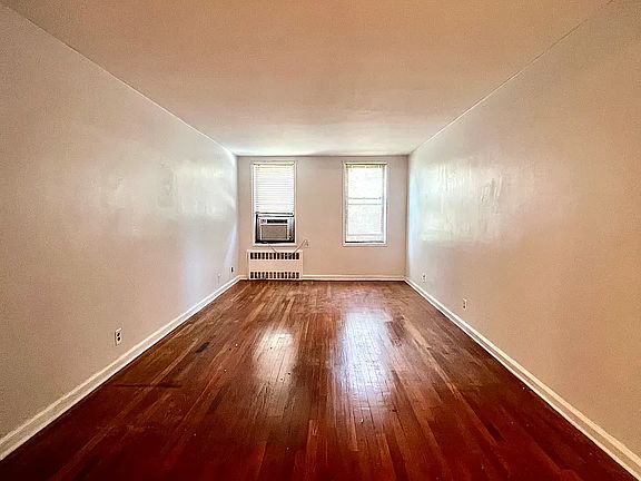 5th image of 2260 Burnett St APT 1F