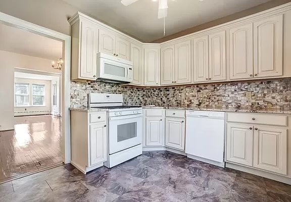3rd image of 4121 Avenue S