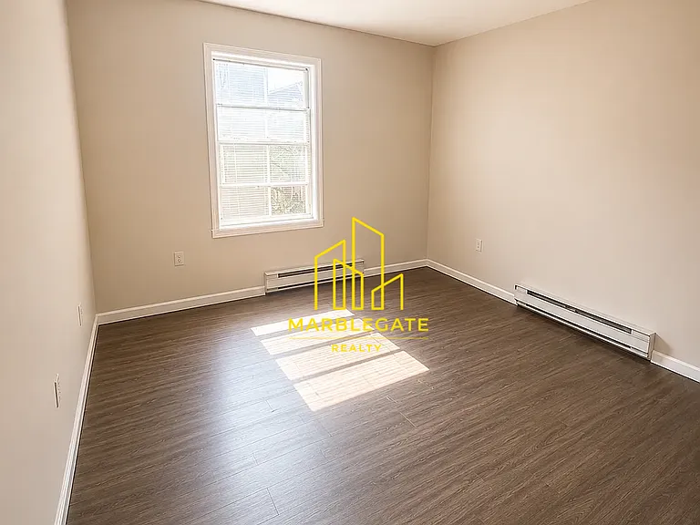 348 S 6th St #22A — Photo 2