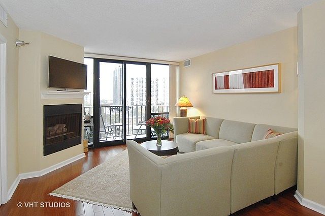 1st image of 1309 N Wells St APT 1405