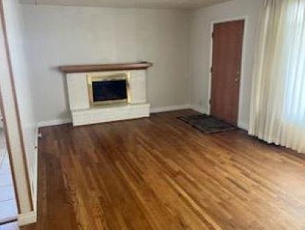 4th image of 3910 S Birch Dr