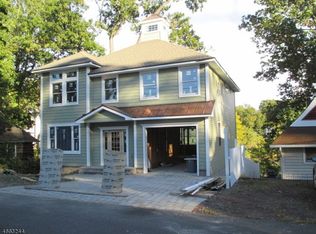 58 Lakewood Dr, Denville, NJ 07834