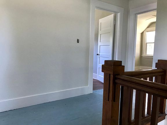 4th image of 17490 Poplar St