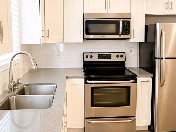 5th image of 4135 N 27th St APT 1