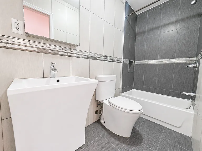 443 54th St #3 — Photo 7