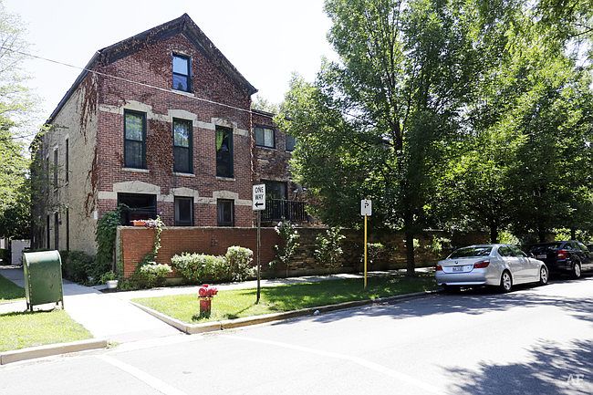 1st image of 1255 W Belden Ave APT 07A