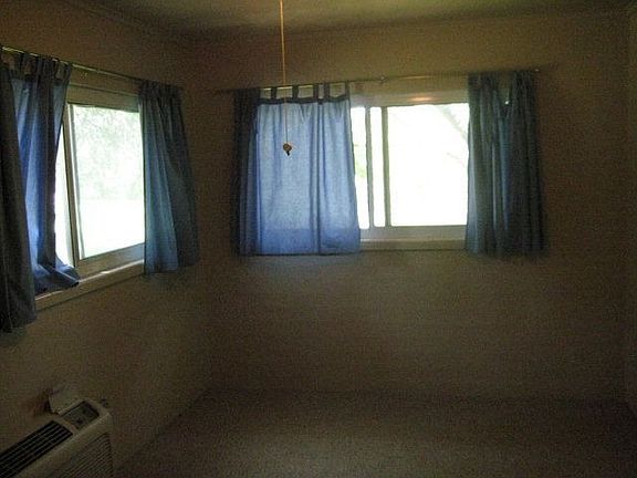 4th image of 297 Pennsylvania Blvd