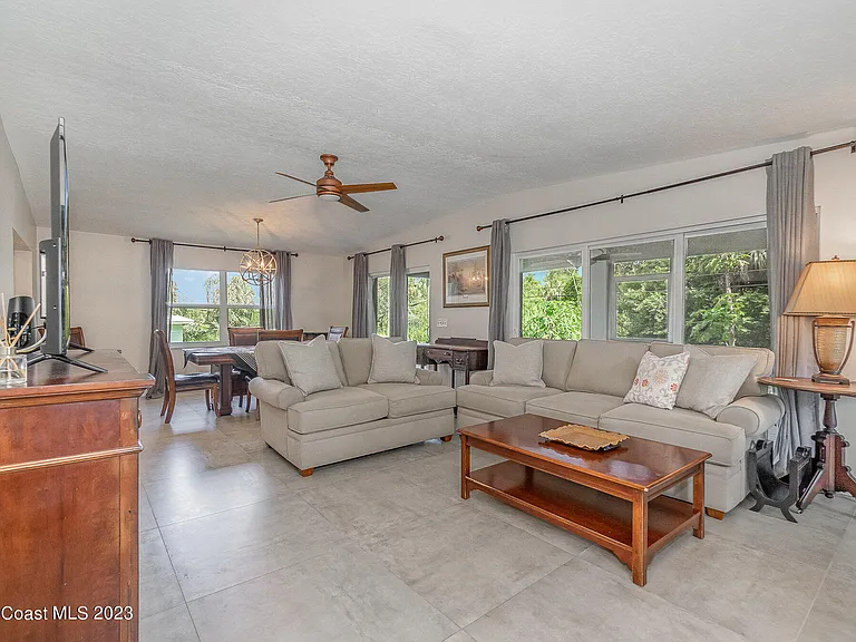 115 S Indian Cir — Photo 9