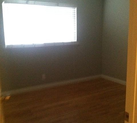 4th image of 1347 W Avenue H10
