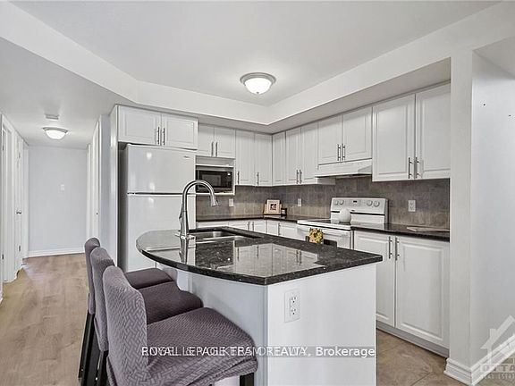 4th image of 46 Barnstone Dr #2