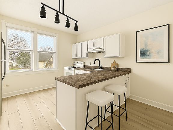 3rd image of 421 Southview Ave #2