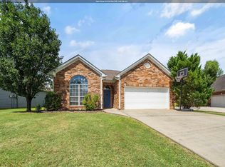 809 Waterford Cir, Calera, AL 35040