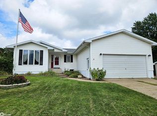 2832 Lesylvia St, Burlington, IA