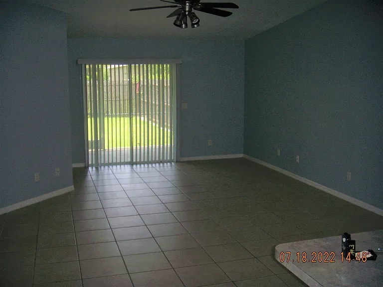 522 NE 24th Pl — Photo 8