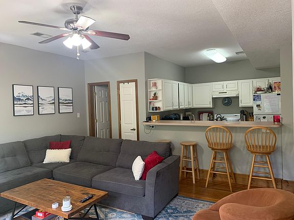 5th image of 3557 Genessee St APT A