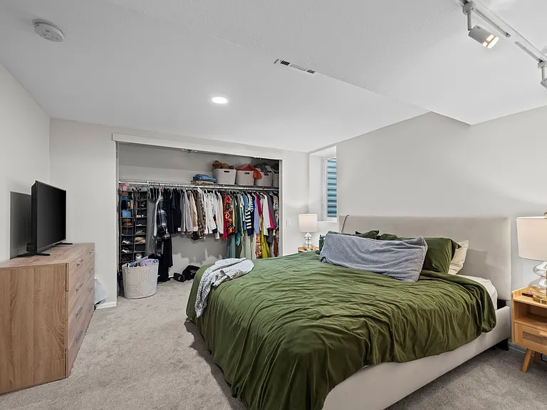 3240 Oneida St — Photo 14