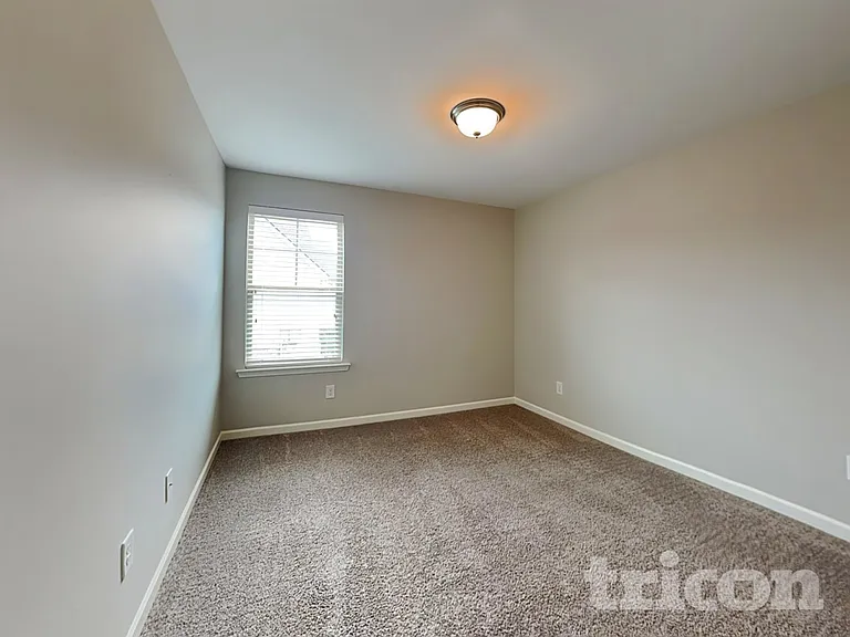 1031 Solomon Ln — Photo 12