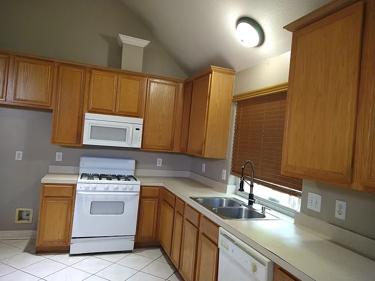 6434 Skyview Dr — Photo 7