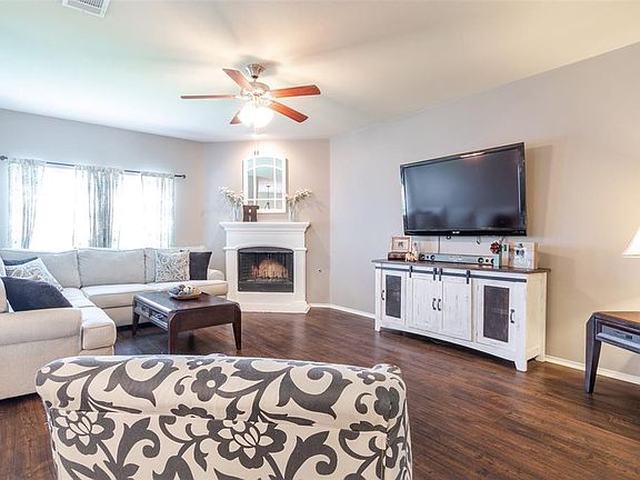 2nd image of 1107 Bexar Ave
