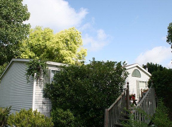 2nd image of 2360 Lakewood Dr