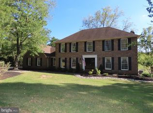 220 Woodhill Rd, Newtown, PA 18940