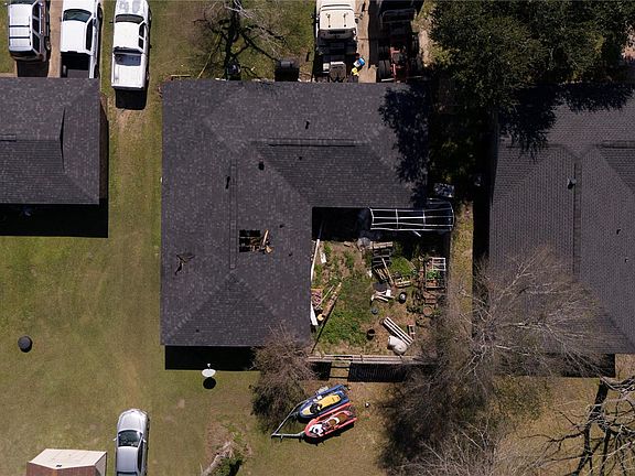 3rd image of 512 W Mimosa St