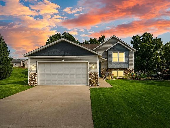2nd image of 2903 Fox Hill Dr