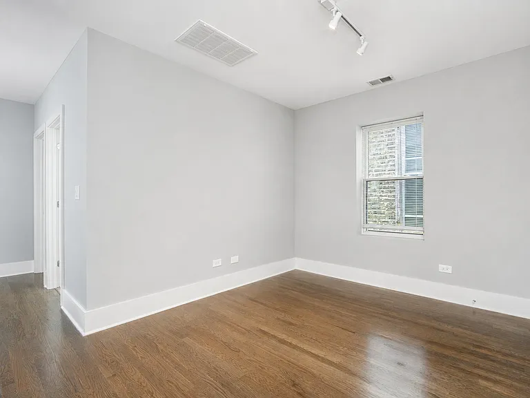 1901 W 21st Pl #2R — Photo 3