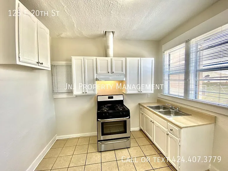 125 E 20th St — Photo 2