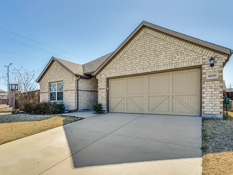 6020 Halton Dr — Photo 2