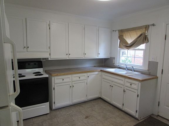 3rd image of 256 N Patterson St