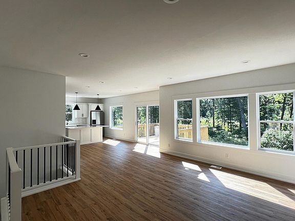 3rd image of 6035 Vesper Dr #14