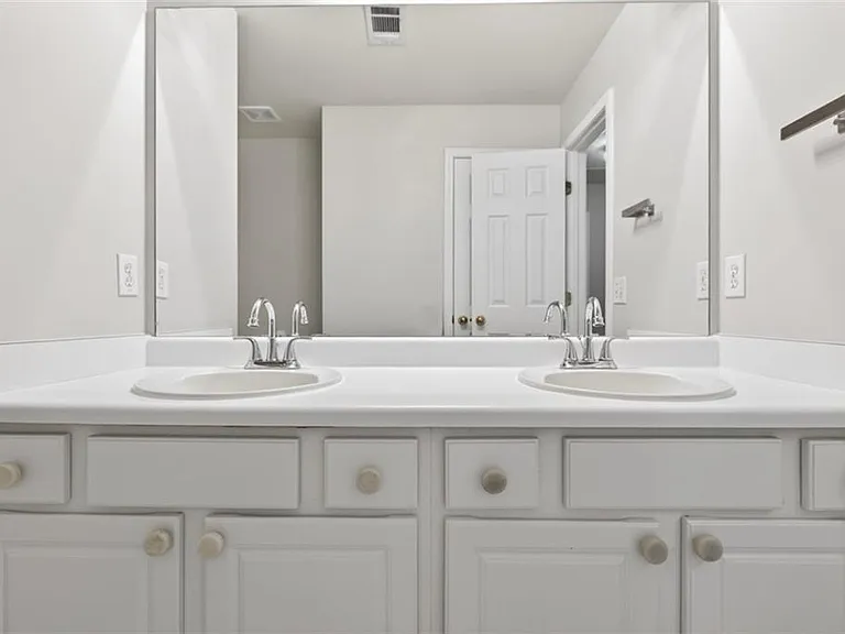 28 Stonehenge Ct — Photo 34