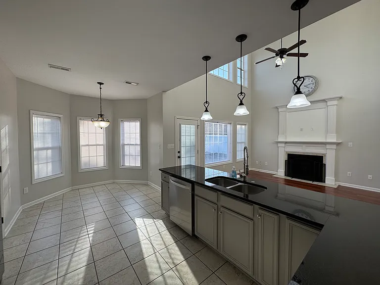 242 Tadcaster Ct — Photo 6