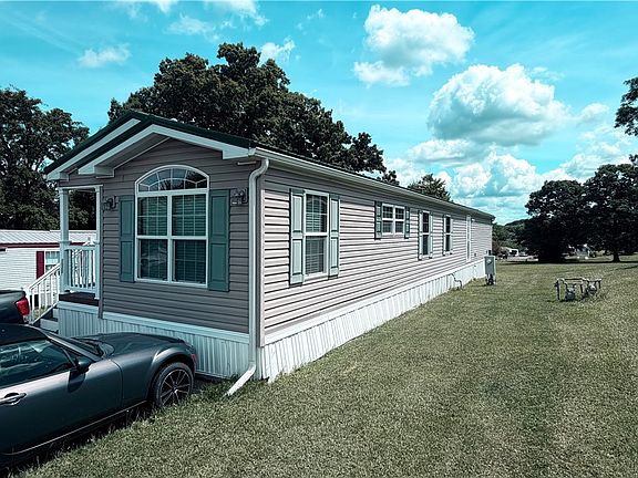2nd image of 130 Brians Ct