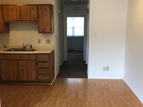2nd image of 1002 Quail Dr APT 11